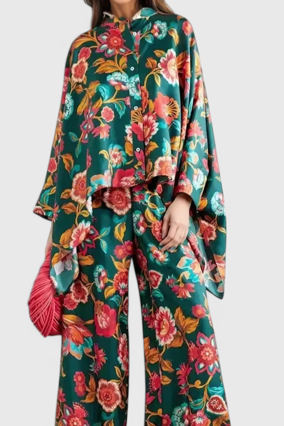 Filipa Conjunto Floral en Verde Oliva con Mangas Murciélago