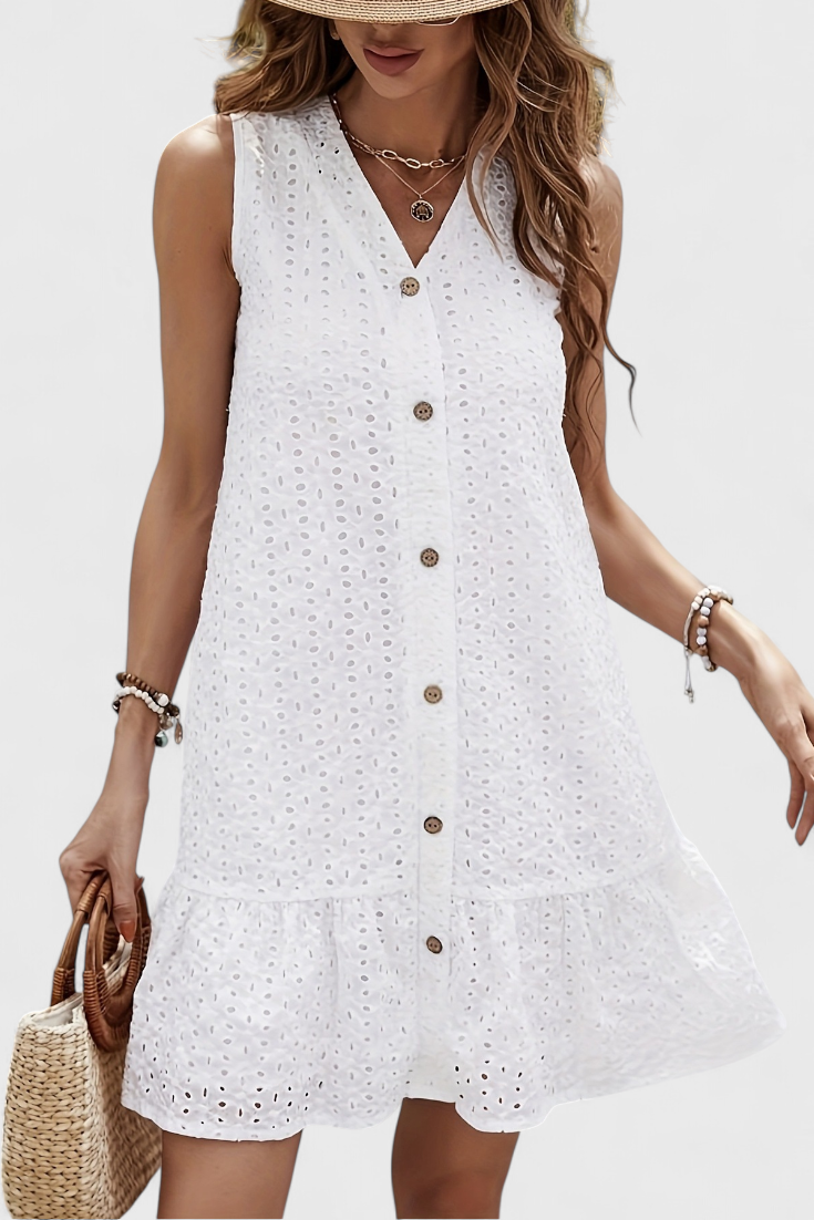 Halina Vestido Blanco de Algodón Bordado con Botones y Dobladillo Ondulado