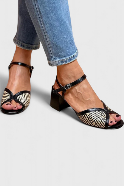Ustinya Tacones Negros con Bloques de Color y Correa al Tobillo
